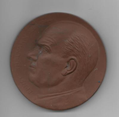 Plaketa  Ernst Thalman   kamenina.    21-021