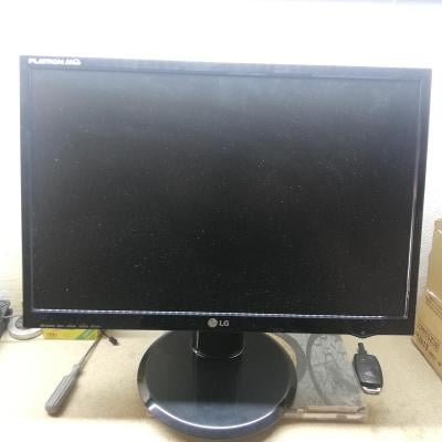 LG L226WTQ-SF - LCD monitor 22''