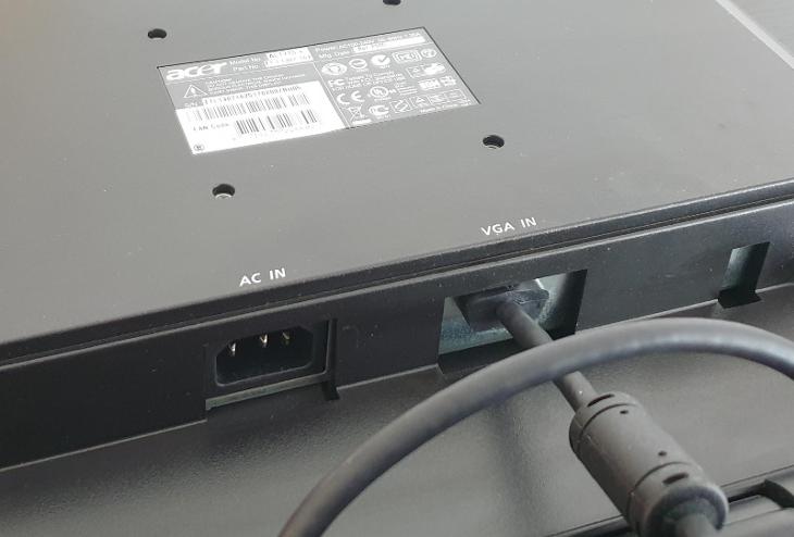 LCD monitor 17" Acer AL1715s - Příslušenství k PC