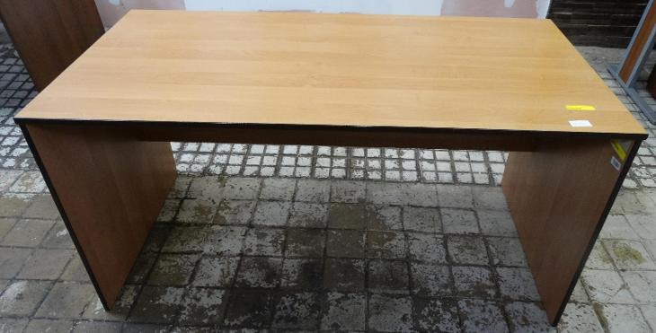 Stůl psací dřevěný vhodný do studentského pokoje nebo pracovny - Pracovna