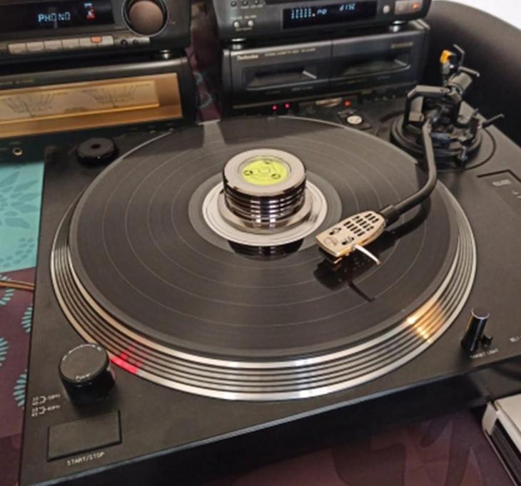 Přítlačné závaží na LP desky pro gramofony s vodováhou a stroboskopem - TV, audio, video