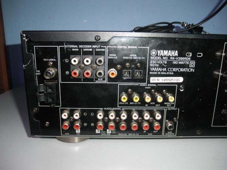 ZESILOVAČ YAMAHA RX - V396 RDS - Hi-Fi komponenty