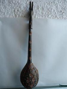 GUSLE Balkánský smyčcový hudební nástroj bez struny a smyčce 