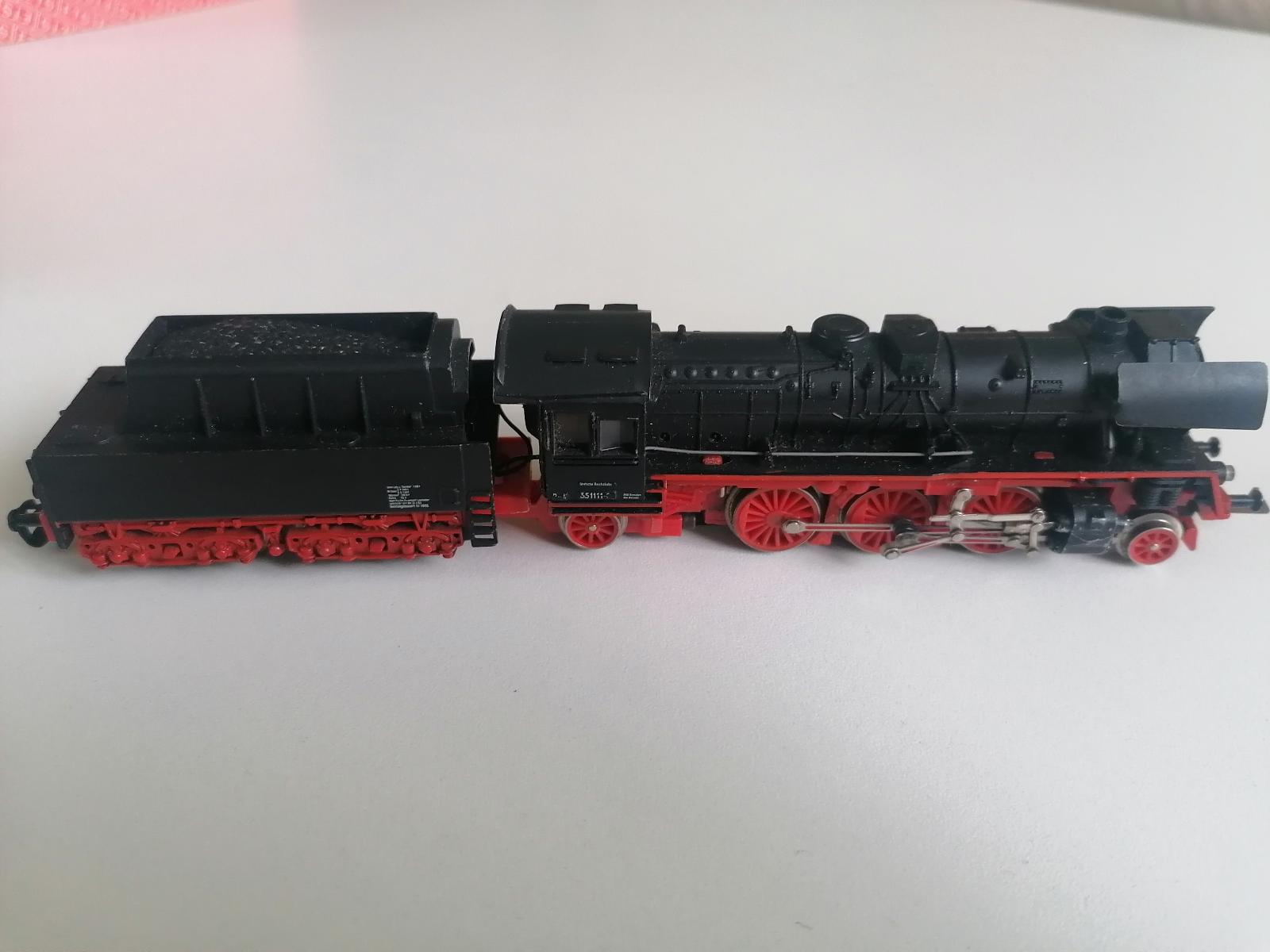 TT lokomotiva s vagonem - Modelová železnice