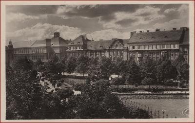 Kladno * Gottwaldovo náměstí, park, část města * M135