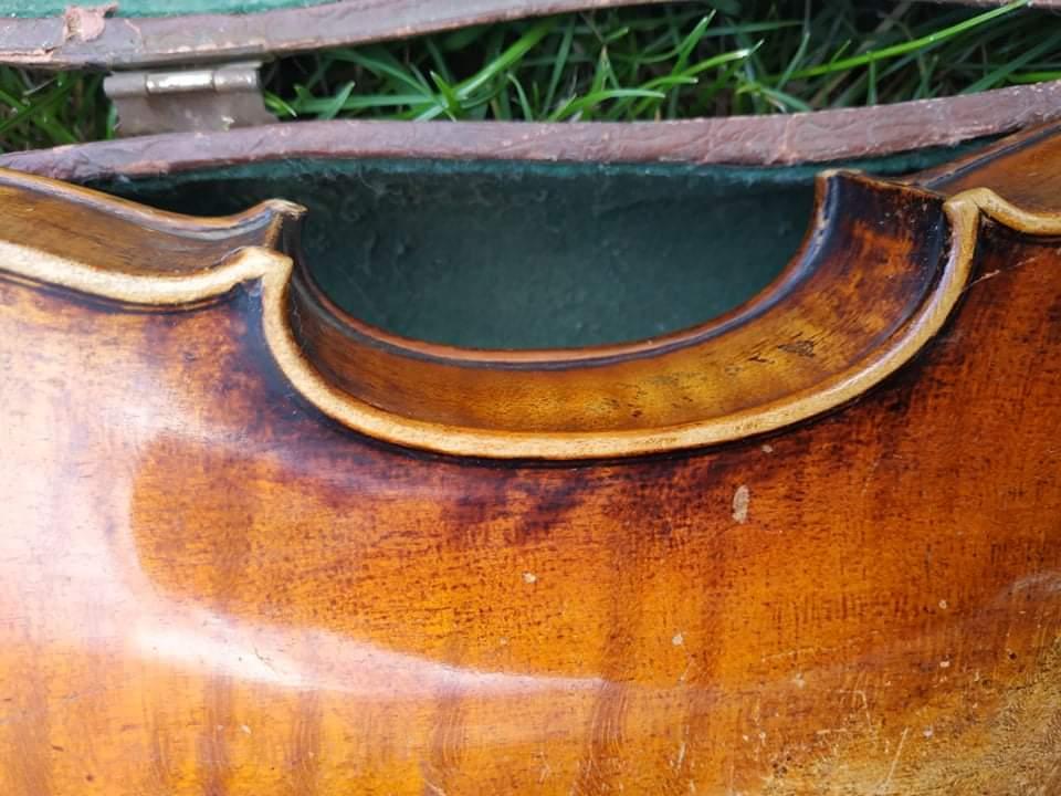 Staré housle 4/4 - Hudební nástroje
