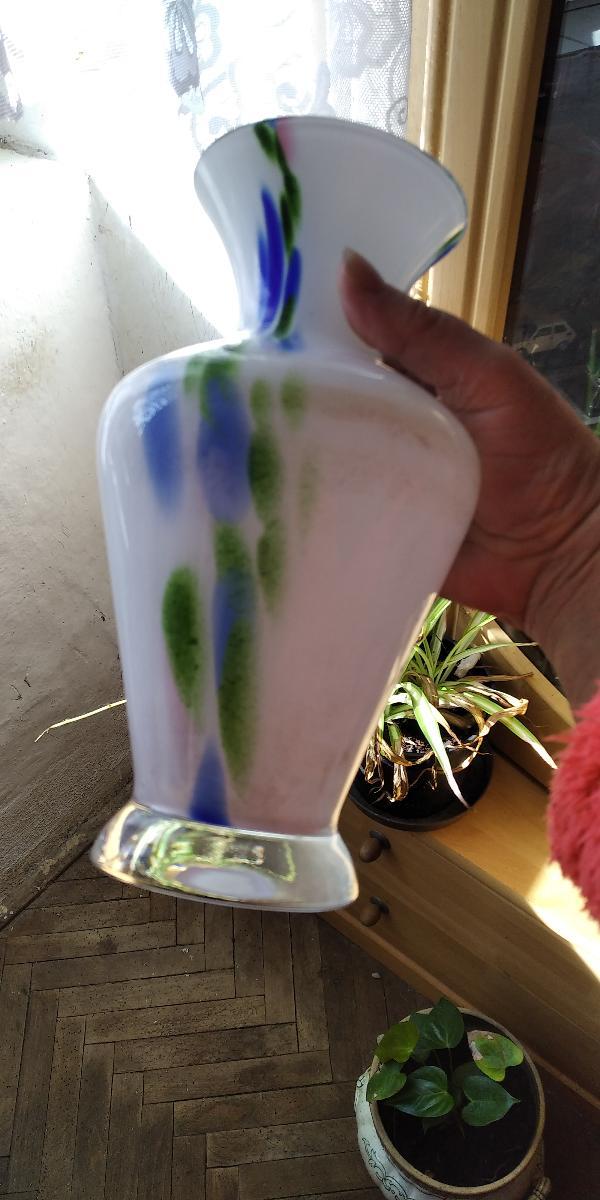 Váza  mléčné sklo