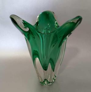 zelená váza z hutního skla - KAREL ZEMEK