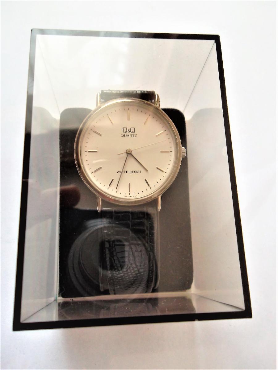 Náramkové hodinky Quartz s krabičkou-*6-345 - Starožitnosti