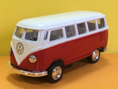 1962 Volkswagen Bus červená/biela - 1/64 6,5 cm Kinsmart + pull back