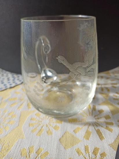 stara brousena sklenice - Starožitné sklo