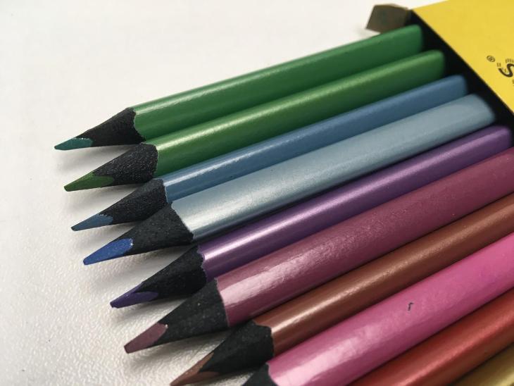 Trojúhelníkové pastelky TALENTUS s metalickými barvami, černé dřevo - Školní potřeby