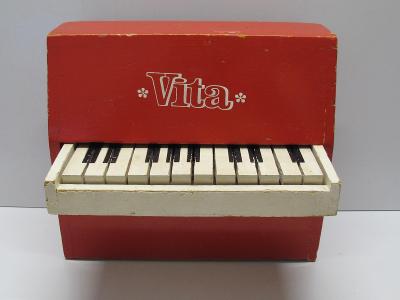 Stará hračka - dřevěný klavír, piano VITA