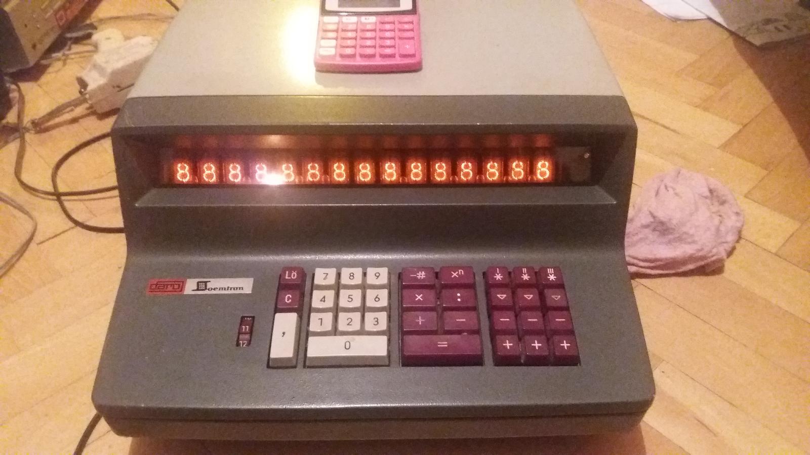 DARO SOEMTRON Digitronova kalkulačka 1960 - Počítače a hry