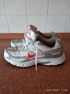 Sportovní bota - Nike