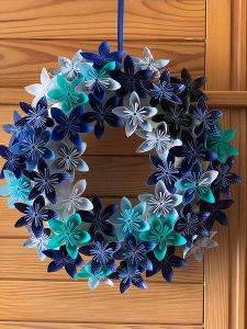 Květinový modrý věnec origami