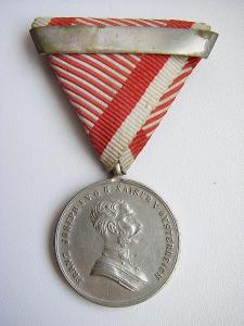 Stříbrná medaile Za Statečnost s pruhem za znovuudělení, náhradní kov!
