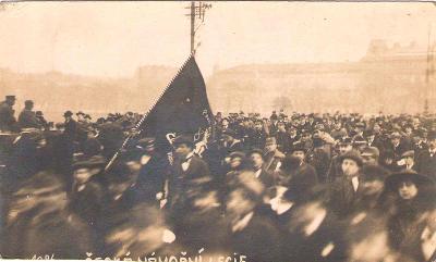 Praha 25.11.1918- Pochod čs. námořní legie - poslední transport z Puly