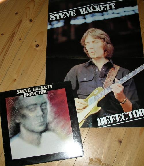 Steve Hackett – Defector (1980) + PLAKÁT ,1.Press UK ,NM - Hudba