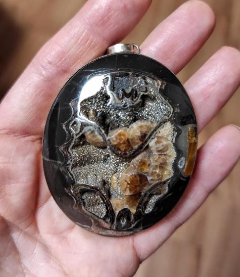 Přívěsek - Simbircito-amonitová geoda - Alpaka   - Šperky a hodinky
