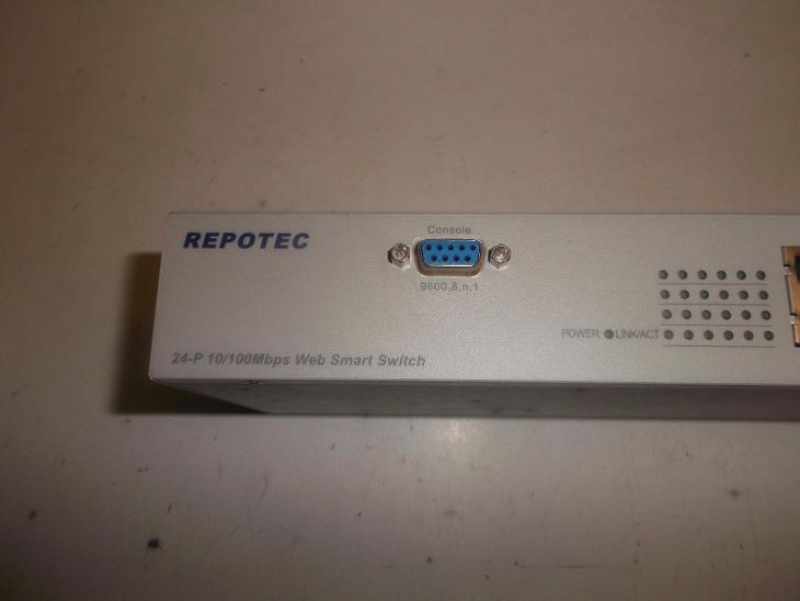 Repotec RP-SW24P - 24 portů - 10/100 Mbit - Síťové prvky
