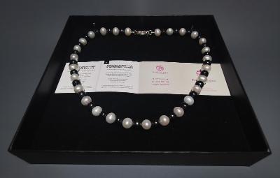 Perlovy náhrdelník 42 cm, bílé a černé přírodní perly (7-8 mm) 