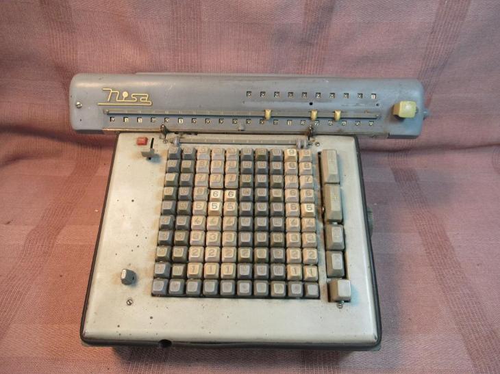 Stará počítačka, kalkulátor  - Počítače a hry