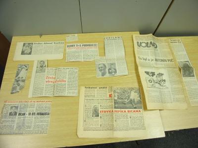 Staré sportovní výstřižky z novin, fotbal kopaná SLAVIA PRAHA, VESELÝ