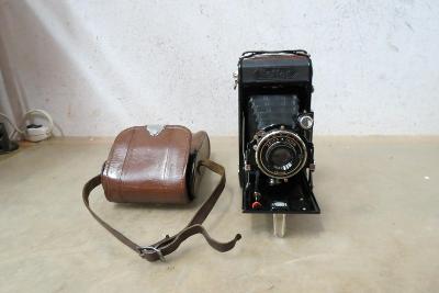 Starý  fotoaparát Zeiss  Ikon