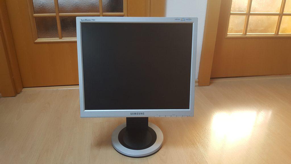 Samsung SyncMaster 710T - 17" TFT monitor s VGA i DVI - Příslušenství k PC