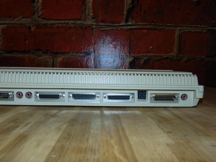Commodore Amiga A-500 - Historické počítače