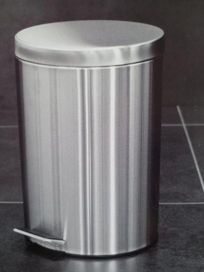 Pedálový odpadkový koš 3L - Vybavení do kuchyně