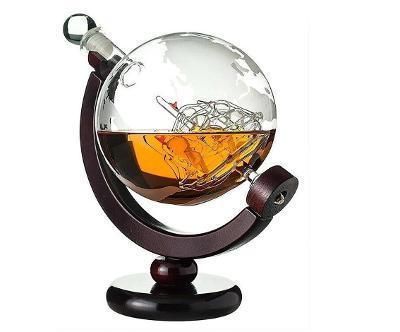 Karafa na whiskey Globus s lodí