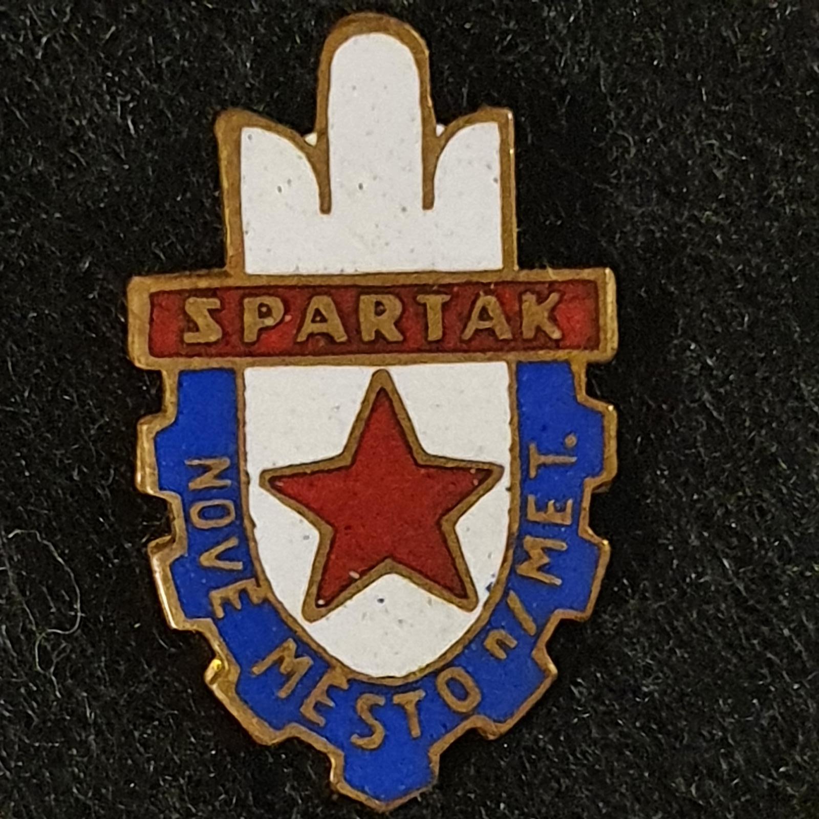 FOTBAL_SPARTAK NOVÉ MĚSTO NAD METUJÍ - Odznaky, nášivky a medaily