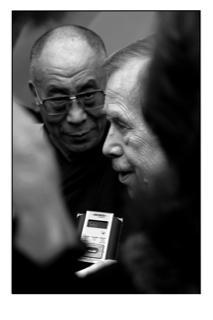 Václav Havel s dalajlamou a diktafonem - Sběratelské fotografie