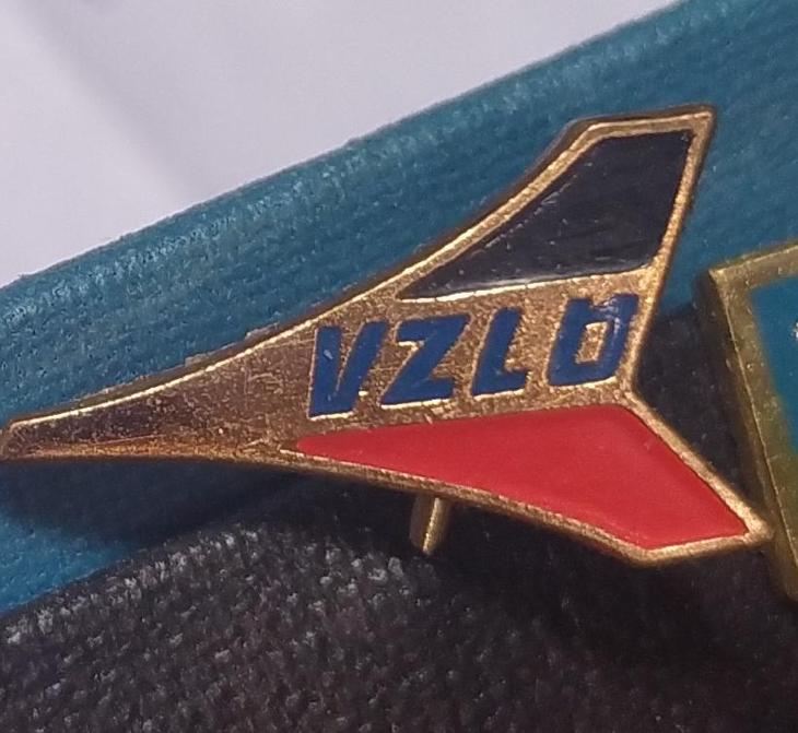 P112 Odznak VZLU / Výzkumný a zkušební letecký ústav  1ks - Odznaky, nášivky a medaile