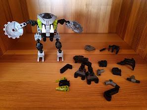 Lego Bionicle 8573 Nuhvok kal + díly z dalšího Bionicla - Hračky