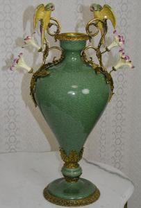 Zámecká porcelánovo-bronzová váza s ptáčky