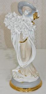 Porcelánová socha - Dáma s kyticí