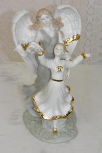 Porcelánová socha - Dívka s andělem
