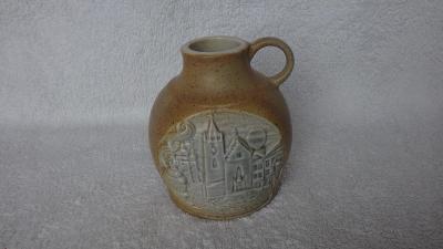 Keramika karafa nádoba