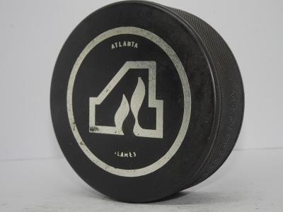 VEGUM CZECHOSLOVAKIA SILVER hokejový puk NHL 1980´s ATLANTA FLAMES