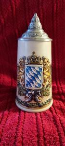 Pivní korbel keramický s cínovým deklíkem a bavorským znakem 