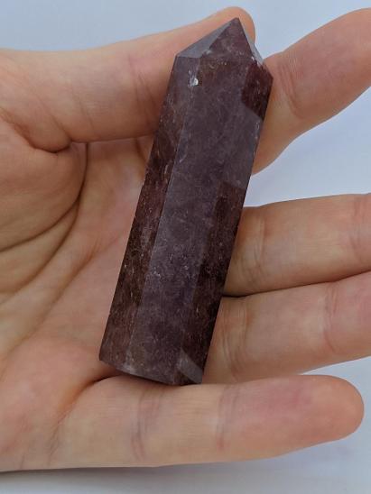 Jahod. červený křišťál, 76 mm - krystal, minerál, špice, obelisk, hrot - Minerály a zkameněliny