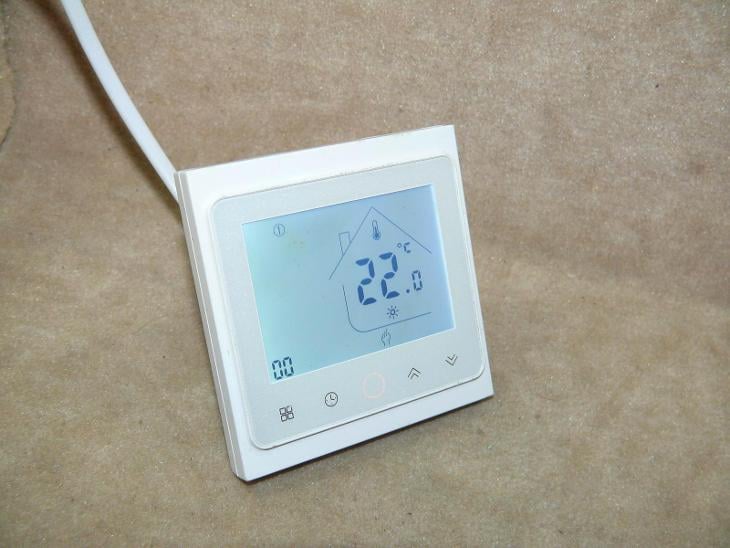 Dotykový termostat ke kotli nebo jinému topení - funkční (3)