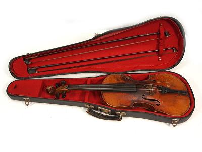 Housle - Antonius Stradivarius Cremonensis - Faciebat anno 17 ☻