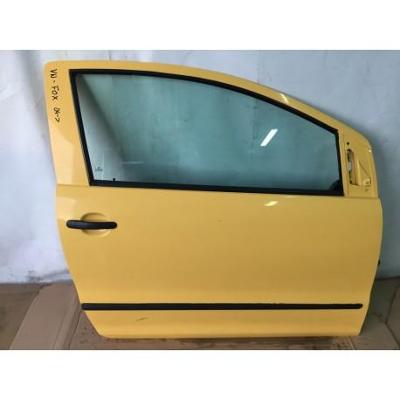 VW Fox 03- drzwi prawe żółte