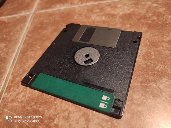 Stará disketa - Počítače a hry