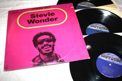 STEVIE WONDER - Looking Back - 3LP - top st. - Motown USA´77 - PARÁDA!