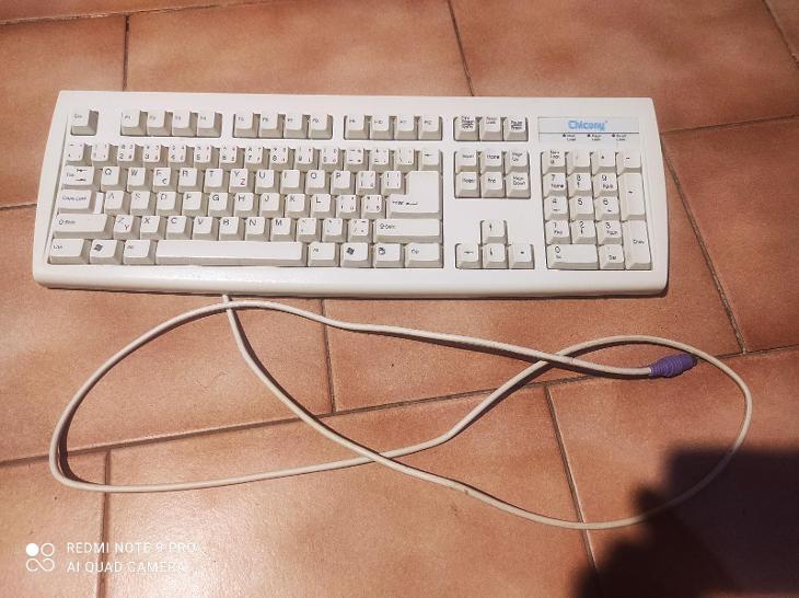 Stará klávesnice chicony KB-2971  - Ostatní historické počítače